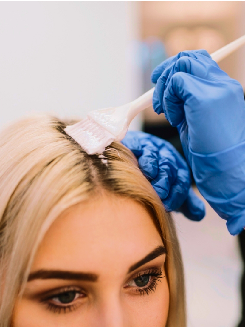 Coloração cabelo todo com a tinta do cliente - Cabelo Médio